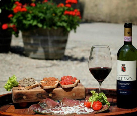 VERTICAL WINE TASTING OF CARMIGNANO DOCG “VILLA DI CAPEZZANA”